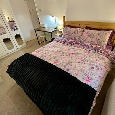 Vernon Place Town Centre, Vernon Cottage 3-Bed With Parking, 1A Vernon Court 2-Bed With Parking, 1B Studio No Parking, Off The High Street Next To Sandford Park Cheltenham Buitenkant foto