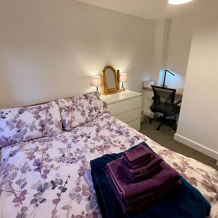 Vernon Place Town Centre, Vernon Cottage 3-Bed With Parking, 1A Vernon Court 2-Bed With Parking, 1B Studio No Parking, Off The High Street Next To Sandford Park Cheltenham Buitenkant foto
