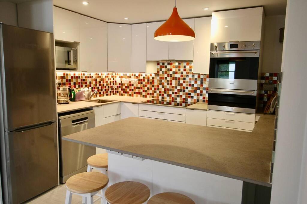 Vernon Place Town Centre, Vernon Cottage 3-Bed With Parking, 1A Vernon Court 2-Bed With Parking, 1B Studio No Parking, Off The High Street Next To Sandford Park Cheltenham Buitenkant foto