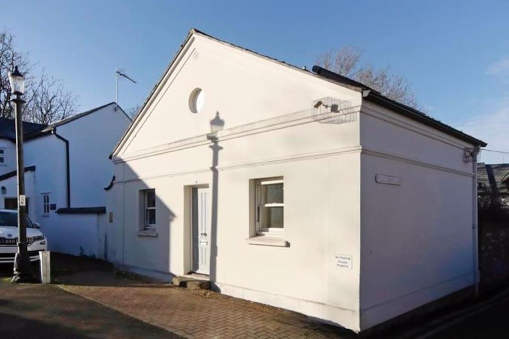 Vernon Place Town Centre, Vernon Cottage 3-Bed With Parking, 1A Vernon Court 2-Bed With Parking, 1B Studio No Parking, Off The High Street Next To Sandford Park Cheltenham Buitenkant foto