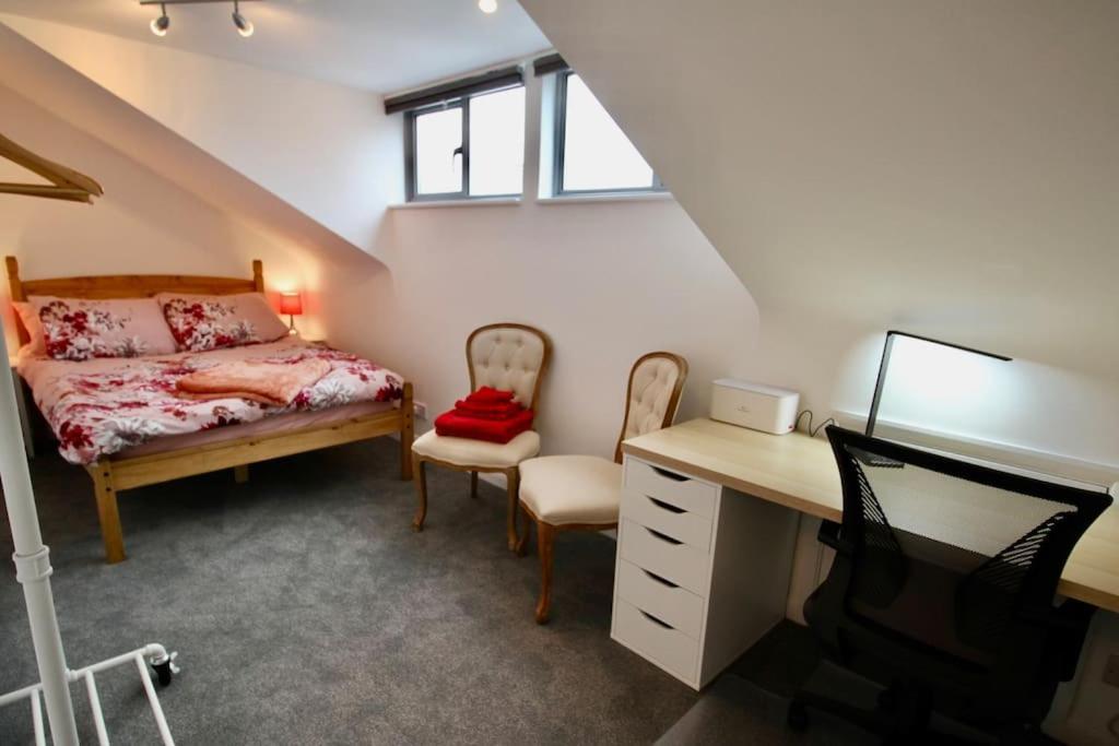 Vernon Place Town Centre, Vernon Cottage 3-Bed With Parking, 1A Vernon Court 2-Bed With Parking, 1B Studio No Parking, Off The High Street Next To Sandford Park Cheltenham Buitenkant foto