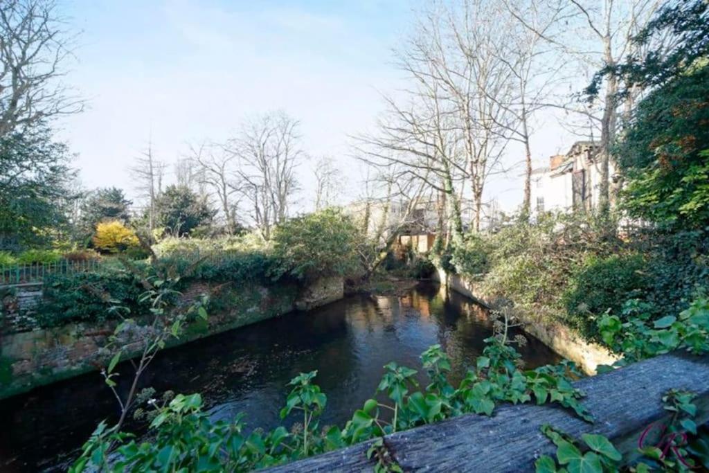 Vernon Place Town Centre, Vernon Cottage 3-Bed With Parking, 1A Vernon Court 2-Bed With Parking, 1B Studio No Parking, Off The High Street Next To Sandford Park Cheltenham Buitenkant foto