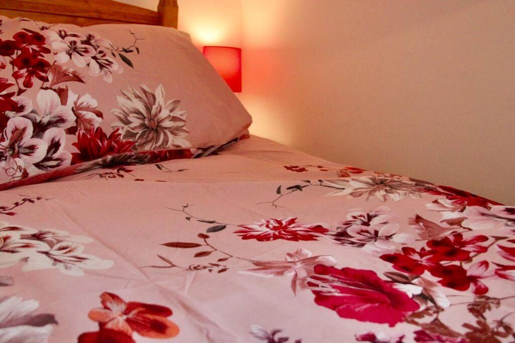 Vernon Place Town Centre, Vernon Cottage 3-Bed With Parking, 1A Vernon Court 2-Bed With Parking, 1B Studio No Parking, Off The High Street Next To Sandford Park Cheltenham Buitenkant foto
