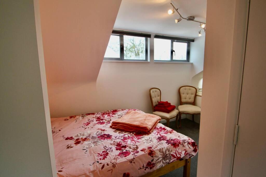 Vernon Place Town Centre, Vernon Cottage 3-Bed With Parking, 1A Vernon Court 2-Bed With Parking, 1B Studio No Parking, Off The High Street Next To Sandford Park Cheltenham Buitenkant foto