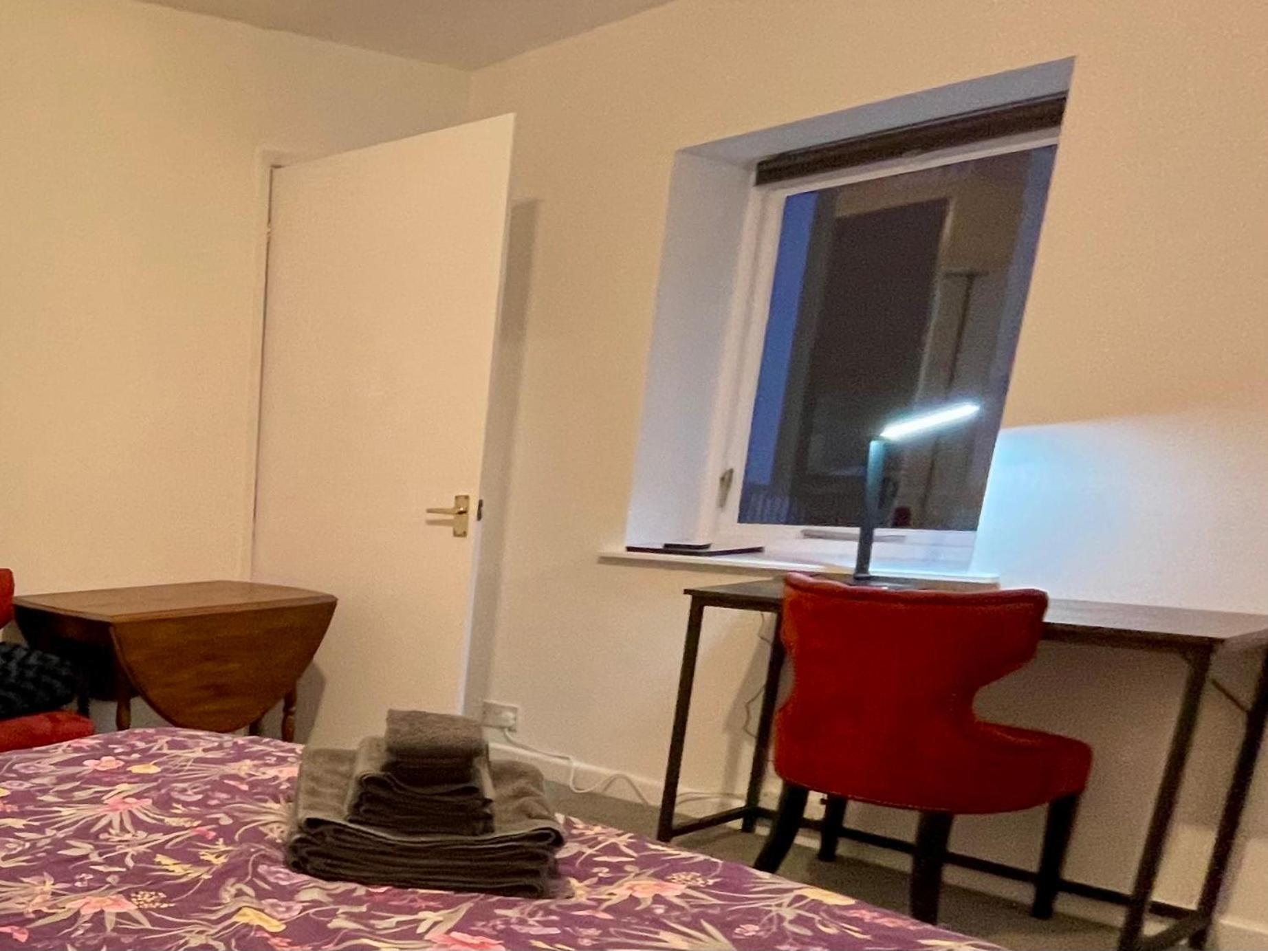 Vernon Place Town Centre, Vernon Cottage 3-Bed With Parking, 1A Vernon Court 2-Bed With Parking, 1B Studio No Parking, Off The High Street Next To Sandford Park Cheltenham Buitenkant foto
