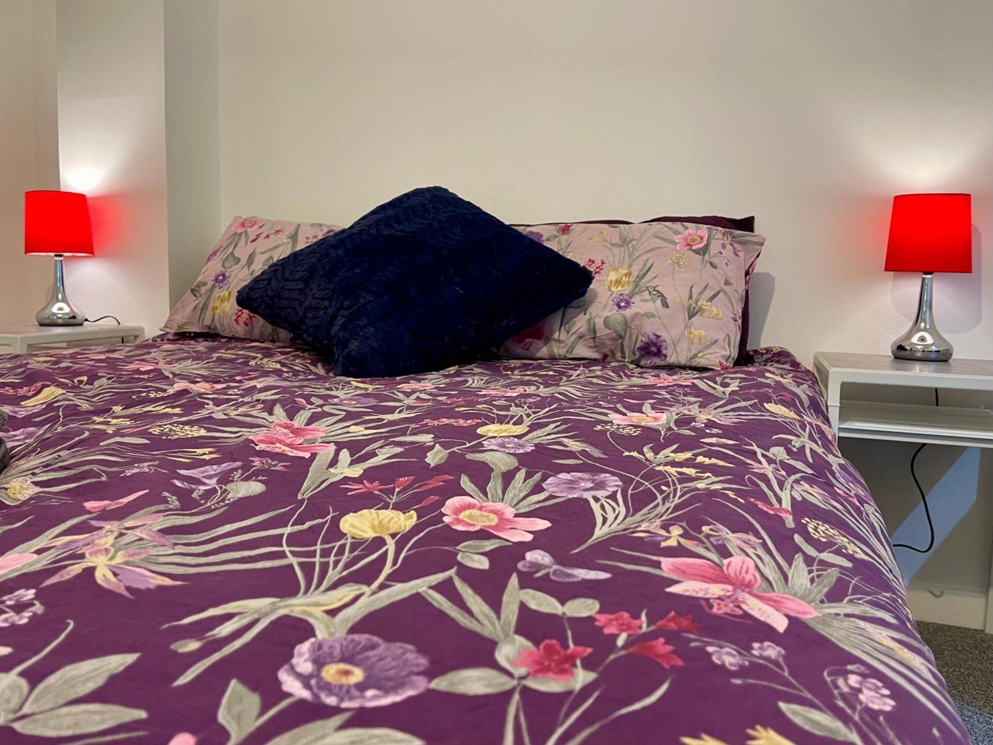 Vernon Place Town Centre, Vernon Cottage 3-Bed With Parking, 1A Vernon Court 2-Bed With Parking, 1B Studio No Parking, Off The High Street Next To Sandford Park Cheltenham Buitenkant foto