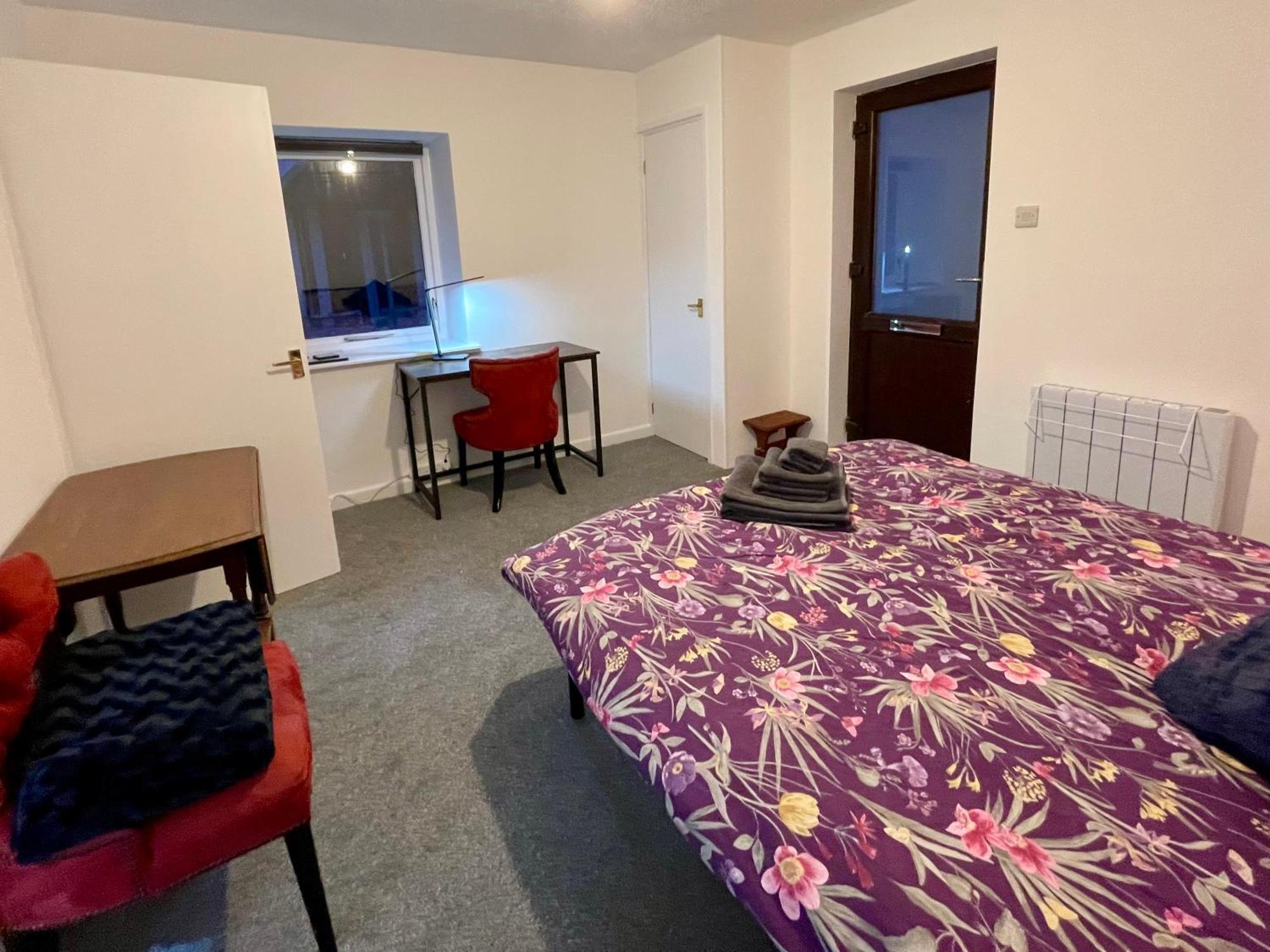 Vernon Place Town Centre, Vernon Cottage 3-Bed With Parking, 1A Vernon Court 2-Bed With Parking, 1B Studio No Parking, Off The High Street Next To Sandford Park Cheltenham Buitenkant foto