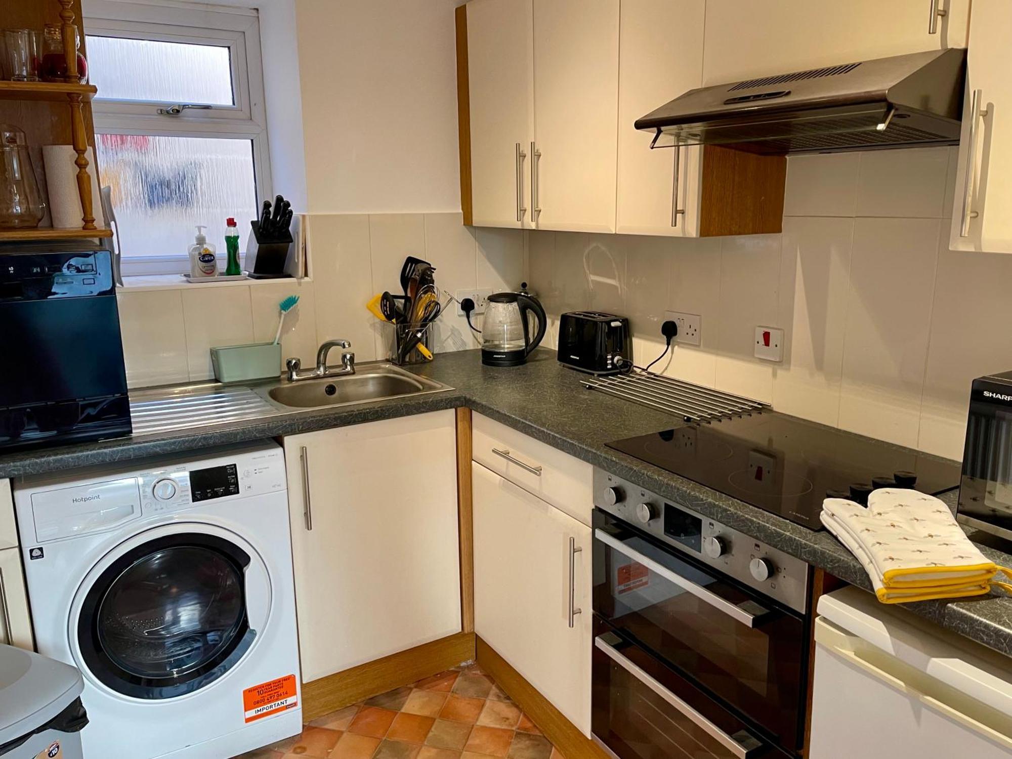 Vernon Place Town Centre, Vernon Cottage 3-Bed With Parking, 1A Vernon Court 2-Bed With Parking, 1B Studio No Parking, Off The High Street Next To Sandford Park Cheltenham Buitenkant foto