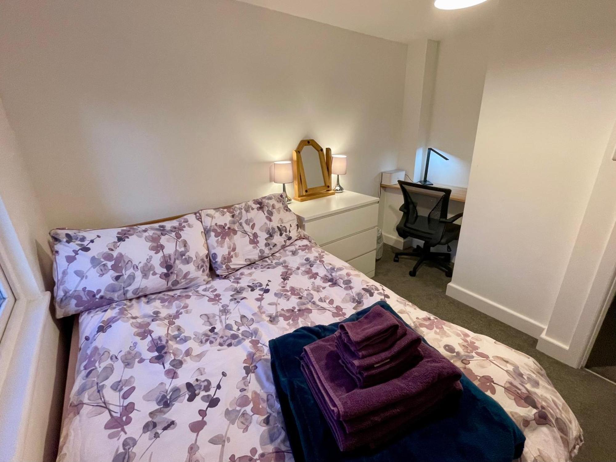 Vernon Place Town Centre, Vernon Cottage 3-Bed With Parking, 1A Vernon Court 2-Bed With Parking, 1B Studio No Parking, Off The High Street Next To Sandford Park Cheltenham Buitenkant foto