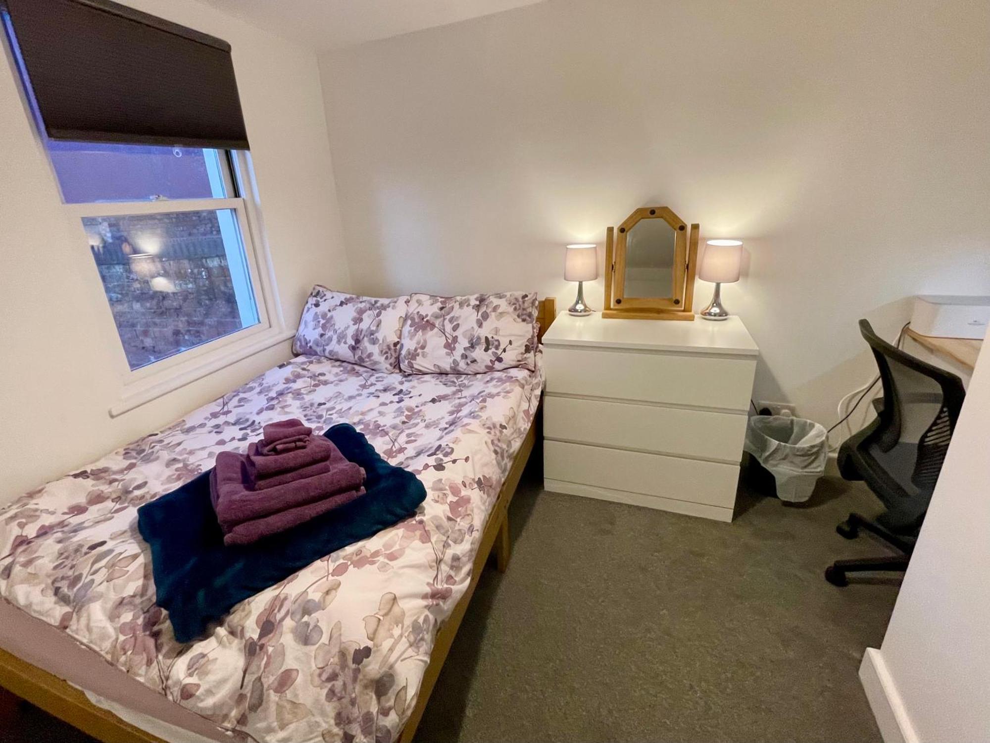 Vernon Place Town Centre, Vernon Cottage 3-Bed With Parking, 1A Vernon Court 2-Bed With Parking, 1B Studio No Parking, Off The High Street Next To Sandford Park Cheltenham Buitenkant foto